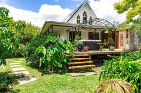 Ironbark Retreat - Cottage & Chapel on River Farm